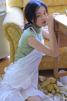 北原里英